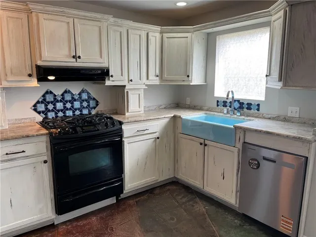 $2,950 | 6760 Bellaire Drive, New Orleans, LA 70124