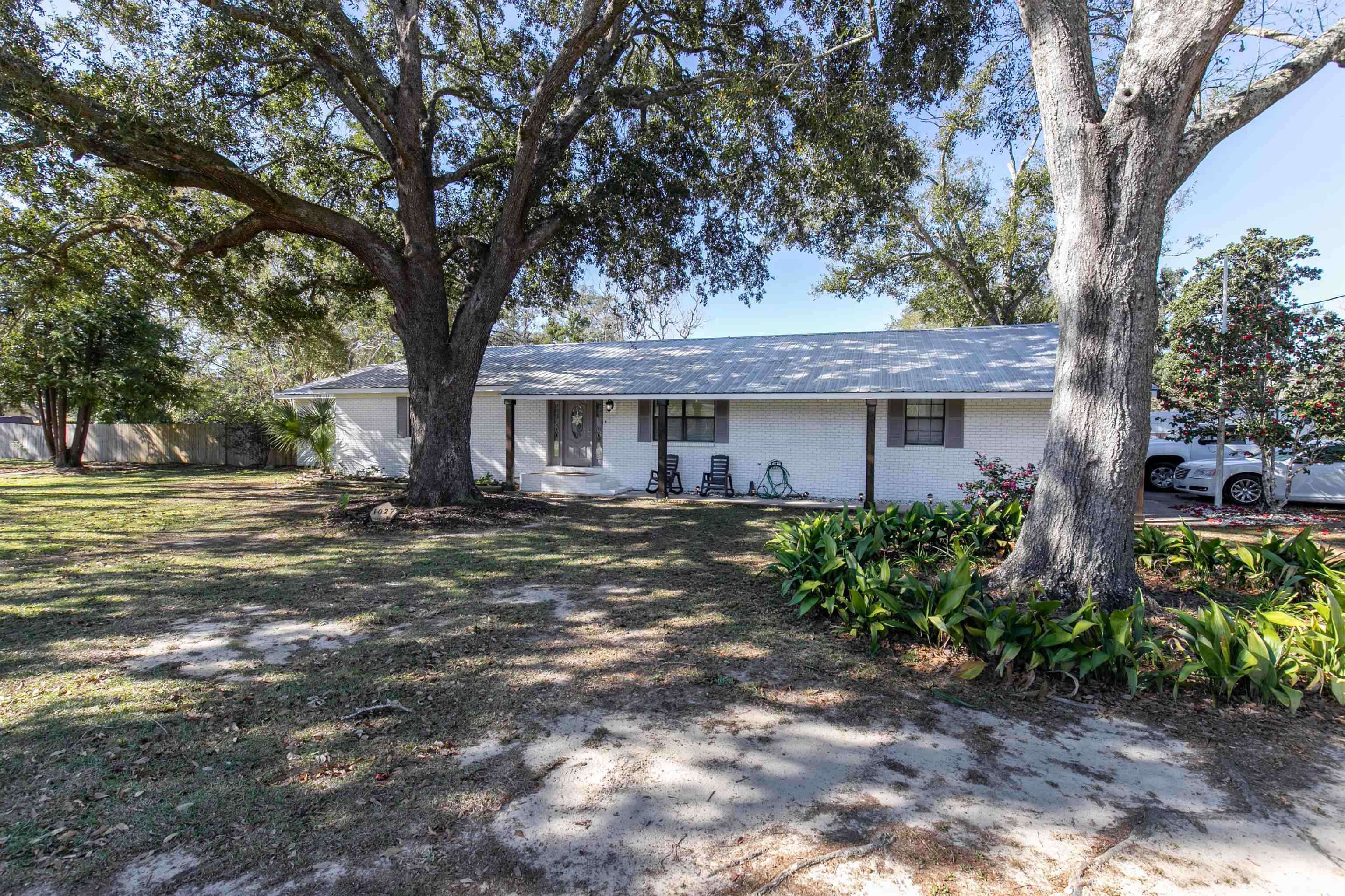 1027 North Oak Street Foley, AL 36535 - Photo 2 of 28