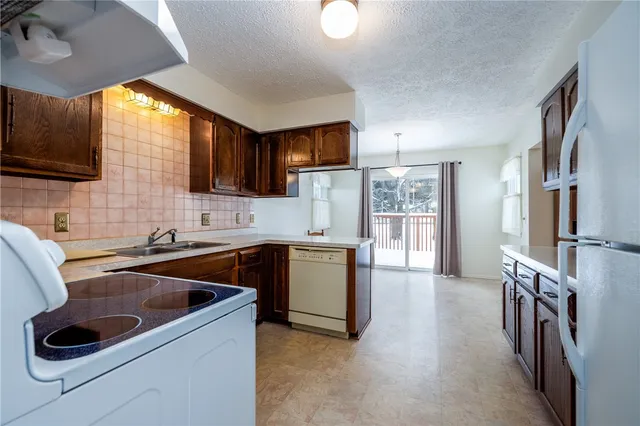 $199,995 | 6 Dutch Valley, Chili, NY 14624