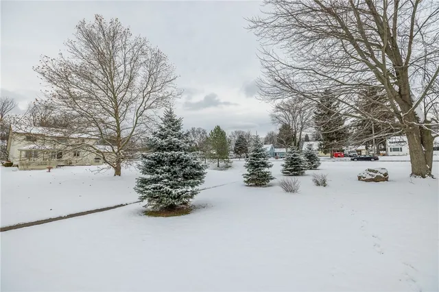 $199,995 | 6 Dutch Valley, Chili, NY 14624