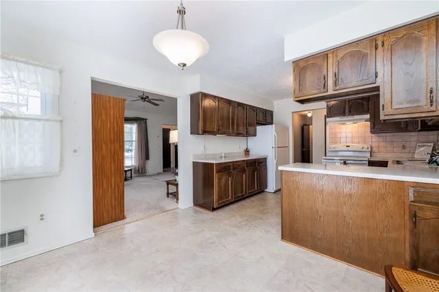 $199,995 | 6 Dutch Valley, Chili, NY 14624