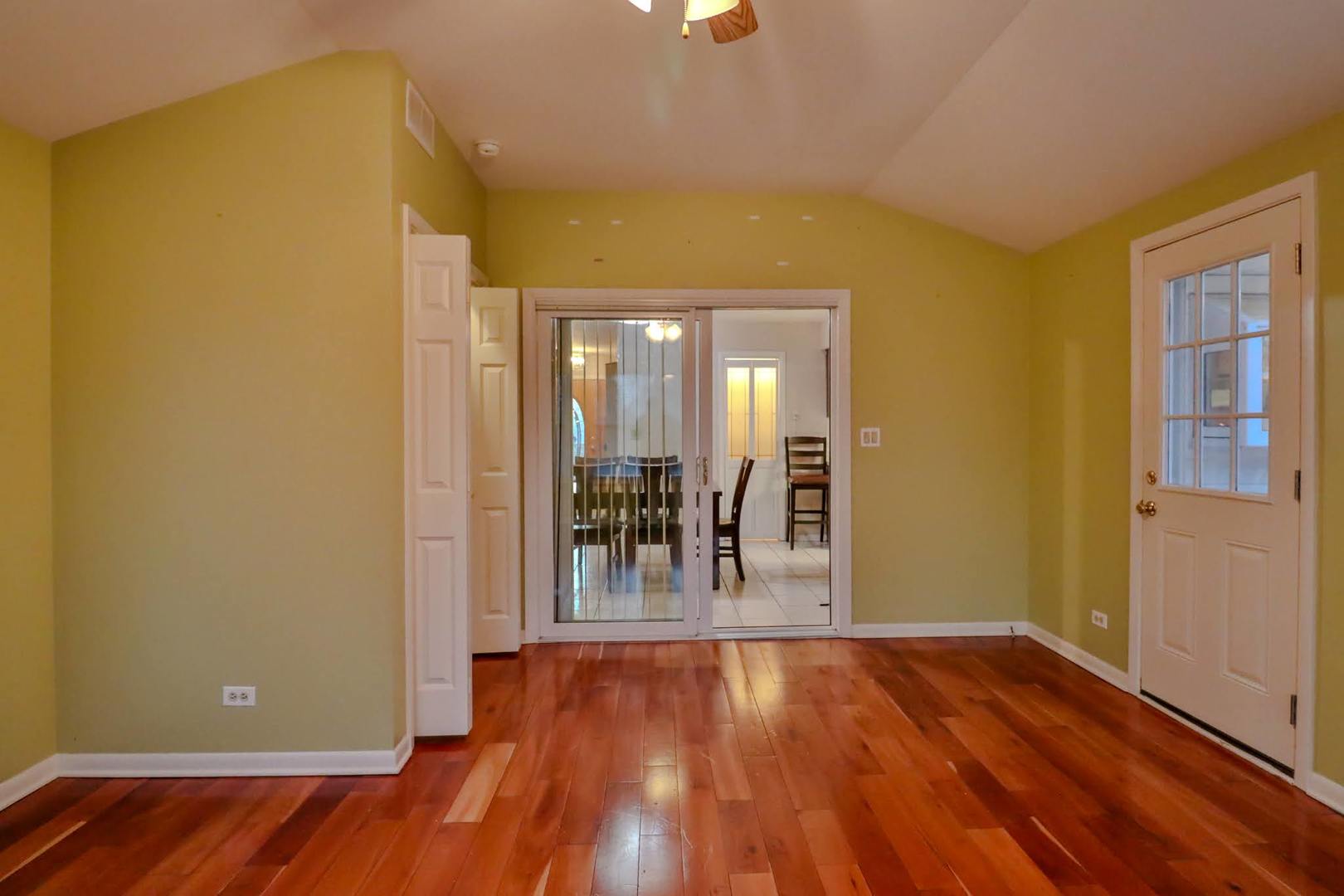 7-n240 West End Road Roselle, IL 60172 - Photo 13 of 37