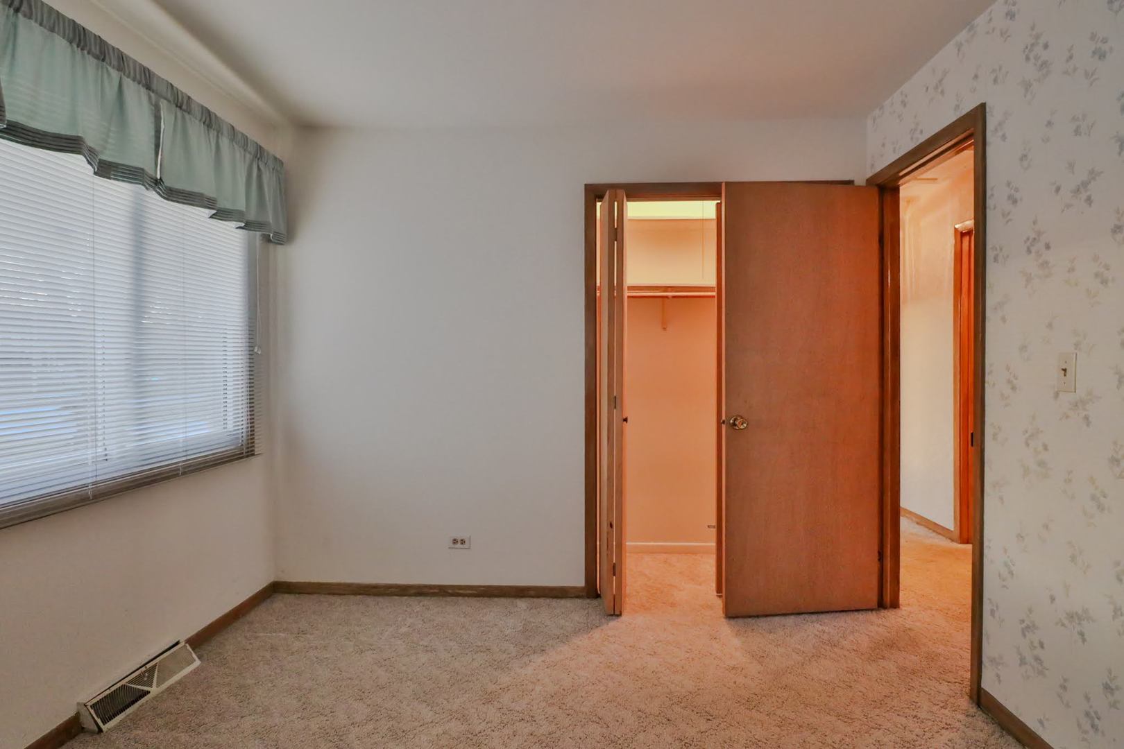 7-n240 West End Road Roselle, IL 60172 - Photo 26 of 37