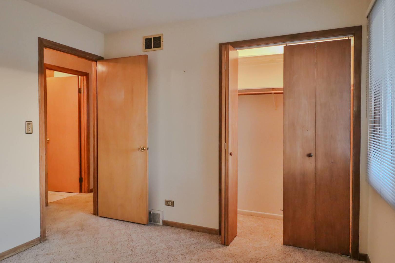 7-n240 West End Road Roselle, IL 60172 - Photo 27 of 37