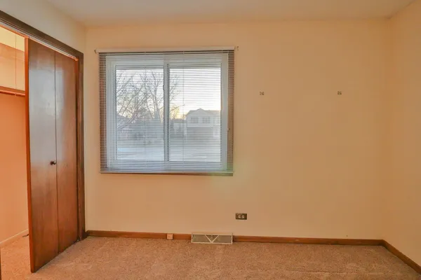 $529,000 | 7-n240 West End Road, Roselle, IL 60172