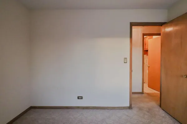 $529,000 | 7-n240 West End Road, Roselle, IL 60172