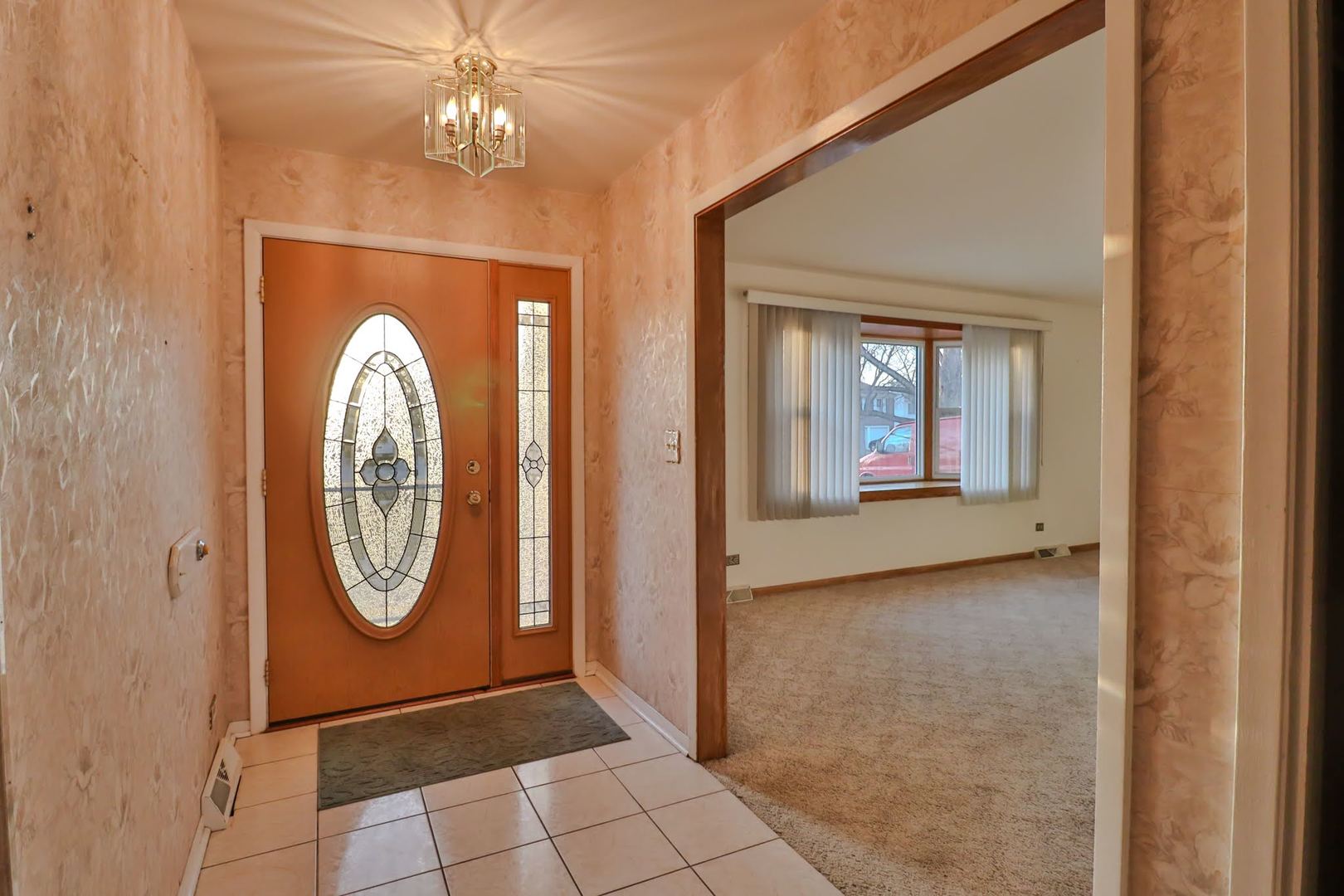 7-n240 West End Road Roselle, IL 60172 - Photo 3 of 37