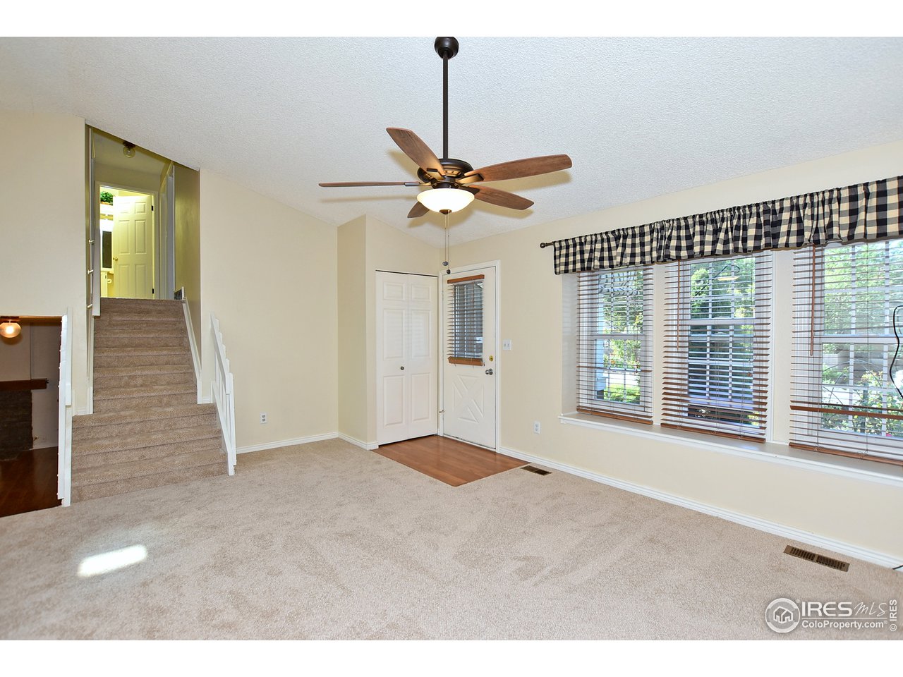 2300 Antelope Road Fort Collins, CO 80525 - Photo 6 of 40 Living room