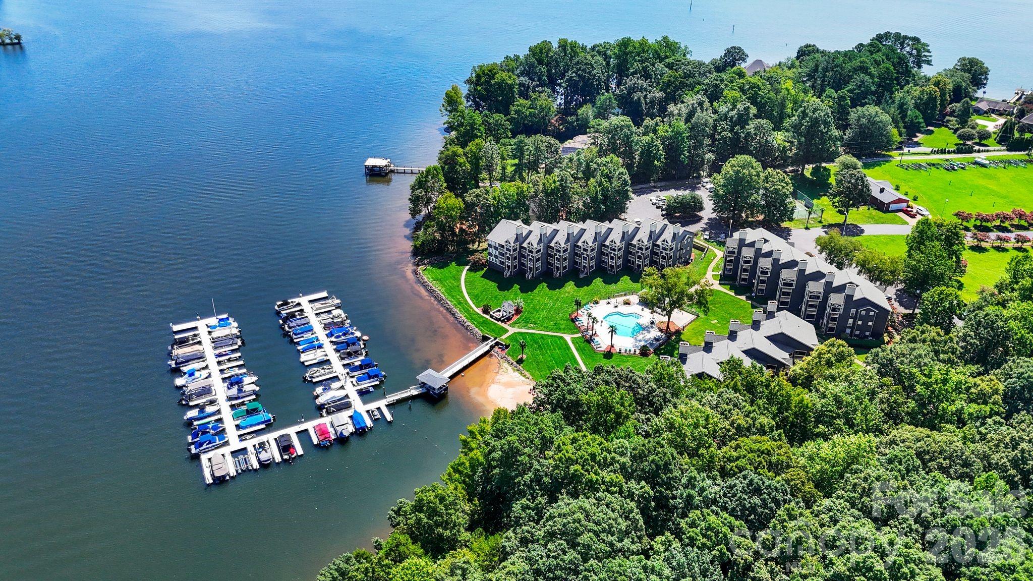 2135 Regatta Lane, Unit 101 Denver, NC 28037 - Photo 2 of 6