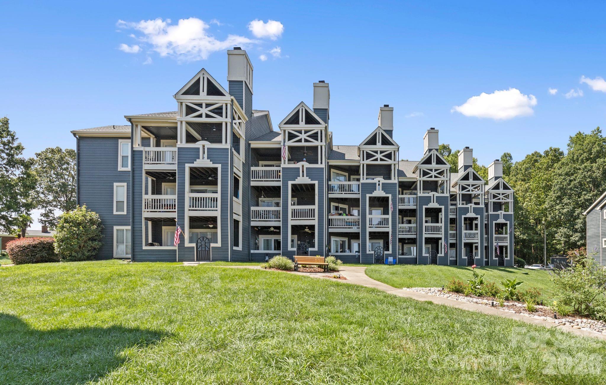 2135 Regatta Lane, Unit 101 Denver, NC 28037 - Photo 3 of 6