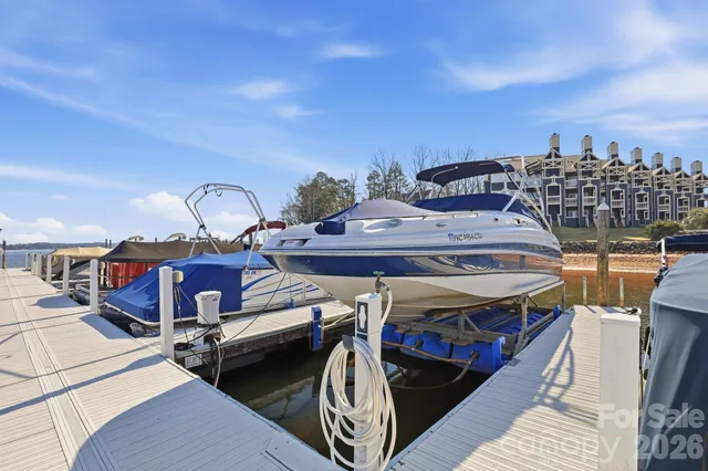 $545,000 | 2135 Regatta Lane, Unit 101, Denver, NC 28037