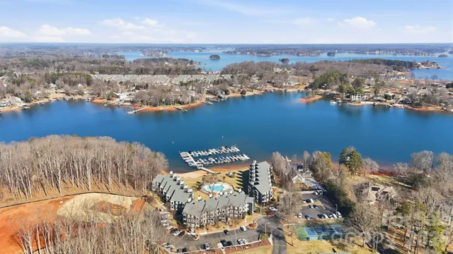 $545,000 | 2135 Regatta Lane, Unit 101, Denver, NC 28037