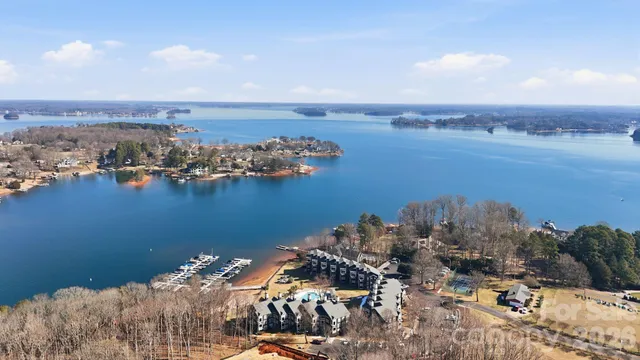 $545,000 | 2135 Regatta Lane, Unit 101, Denver, NC 28037