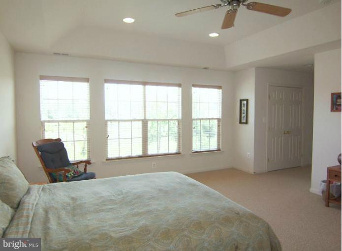 6613 Pebble Brooke Road Baltimore, MD 21209 - Photo 12 of 28 Spacious light filled master bedroom