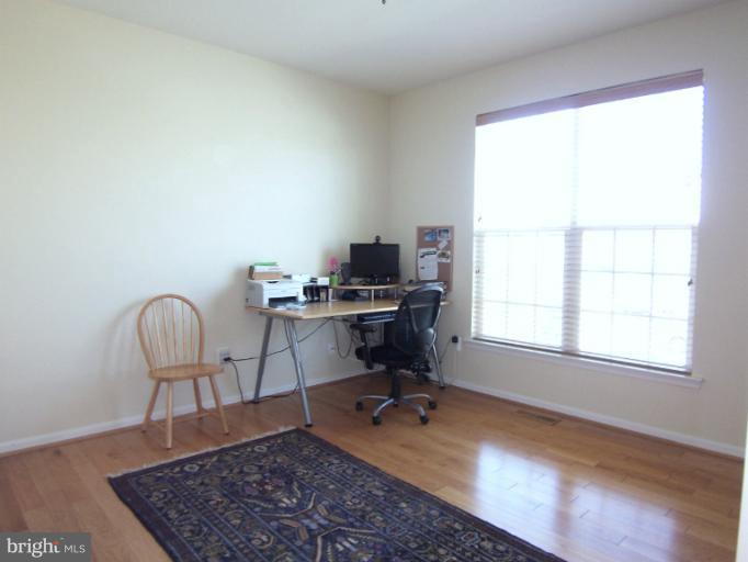 6613 Pebble Brooke Road Baltimore, MD 21209 - Photo 15 of 28 1st floor office/library