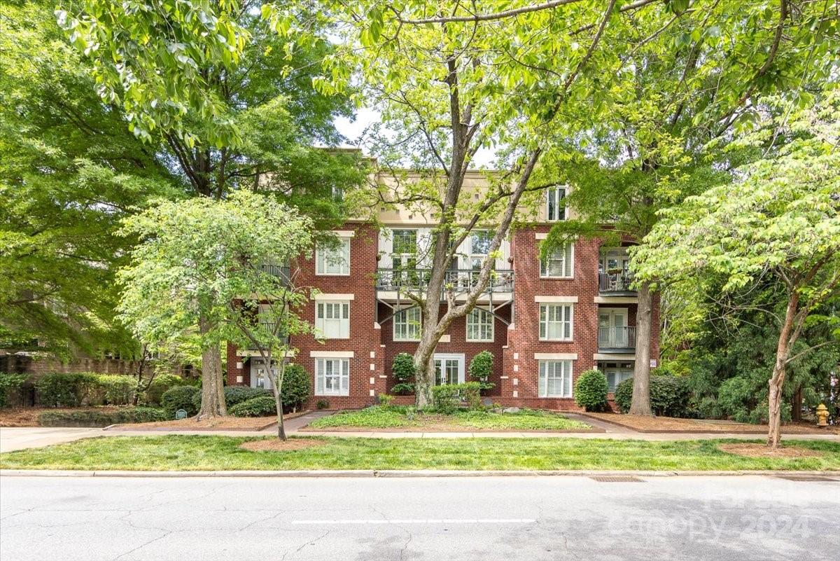 416 Queens Road, Unit 12 Charlotte, NC 28207 - Photo 1 of 37 Gallery Image 1