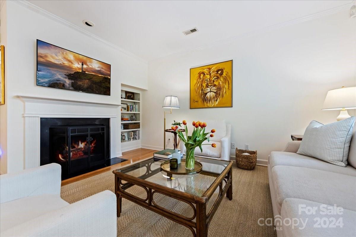 416 Queens Road, Unit 12 Charlotte, NC 28207 - Photo 17 of 37 Gallery Image 17