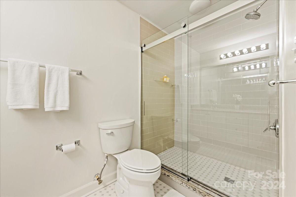 416 Queens Road, Unit 12 Charlotte, NC 28207 - Photo 26 of 37 Gallery Image 26