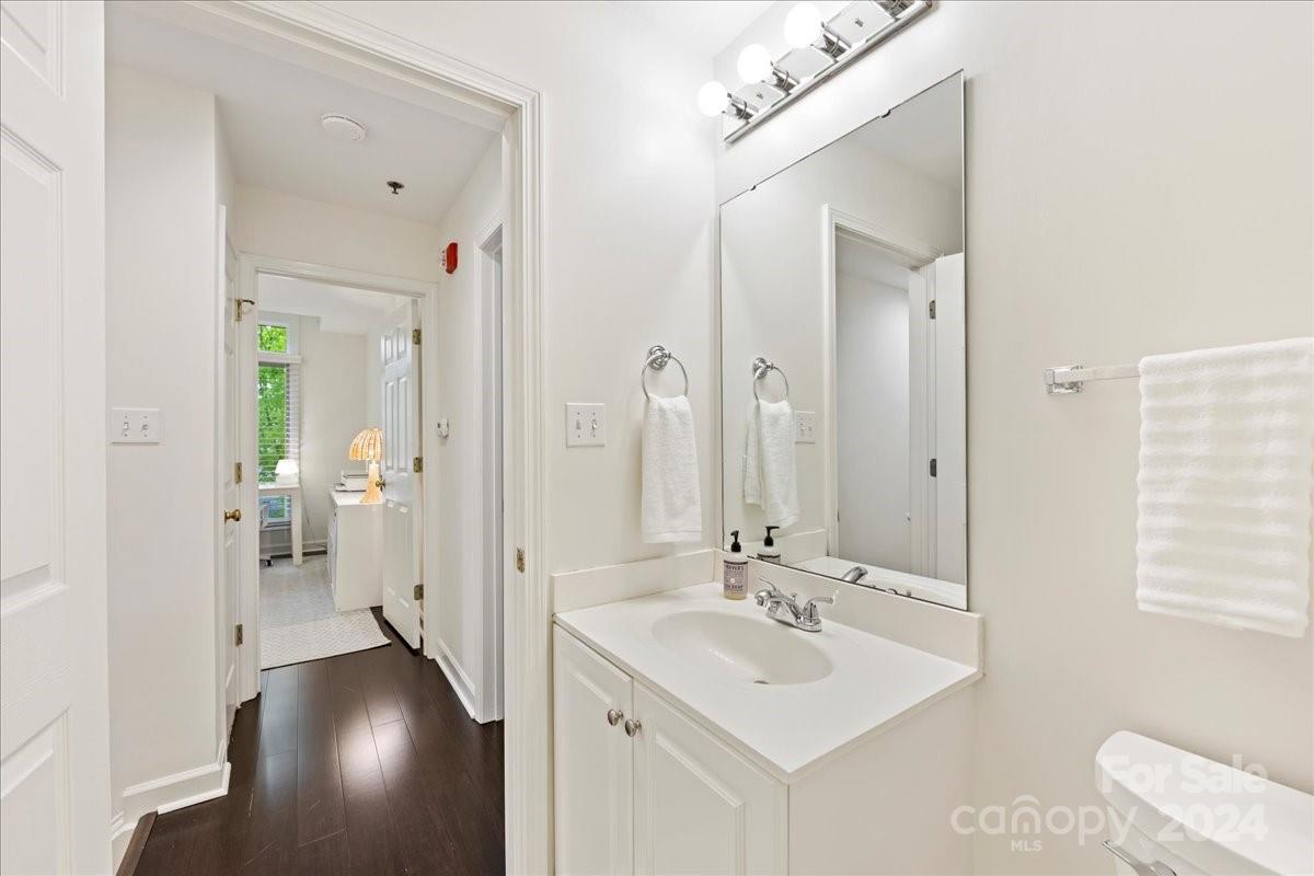 416 Queens Road, Unit 12 Charlotte, NC 28207 - Photo 30 of 37 Gallery Image 30