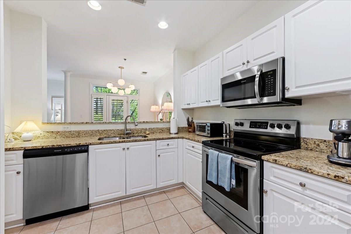 416 Queens Road, Unit 12 Charlotte, NC 28207 - Photo 6 of 37 Gallery Image 6