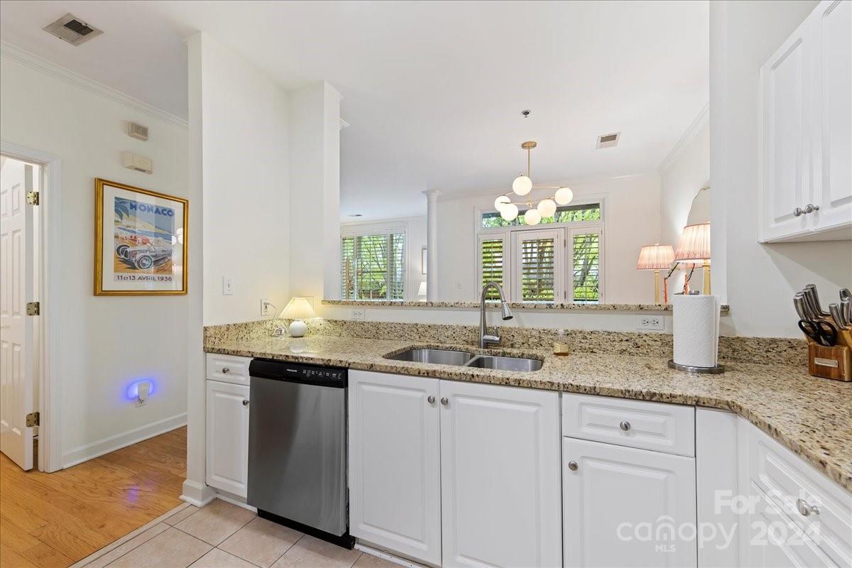 416 Queens Road, Unit 12 Charlotte, NC 28207 - Photo 8 of 37 Gallery Image 8