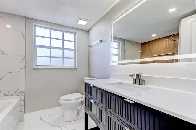 $825,000 | 1992 Arvis Circle East, Clearwater, FL 33764