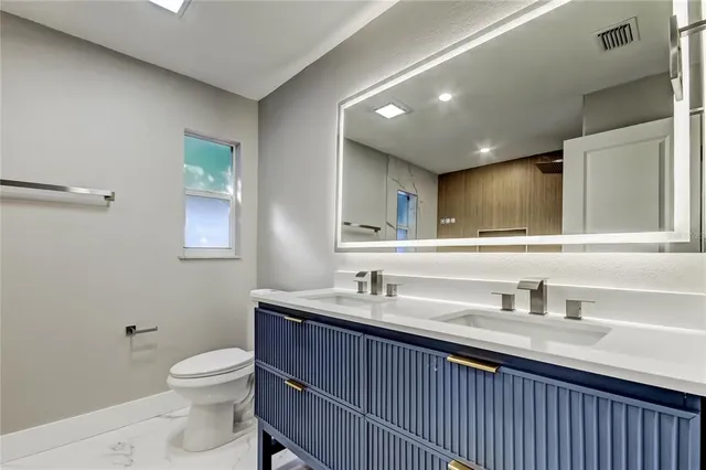 $825,000 | 1992 Arvis Circle East, Clearwater, FL 33764