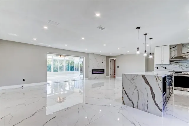 $825,000 | 1992 Arvis Circle East, Clearwater, FL 33764