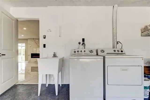 $825,000 | 1992 Arvis Circle East, Clearwater, FL 33764