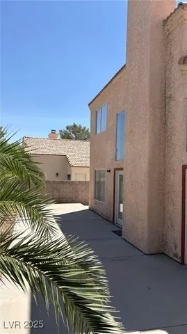 $1,935 | 9828 Dardanelle Court, Las Vegas, NV 89117