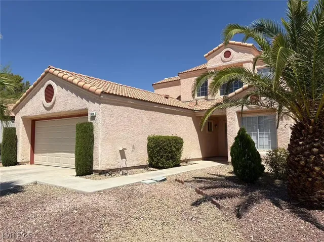 $1,935 | 9828 Dardanelle Court, Las Vegas, NV 89117