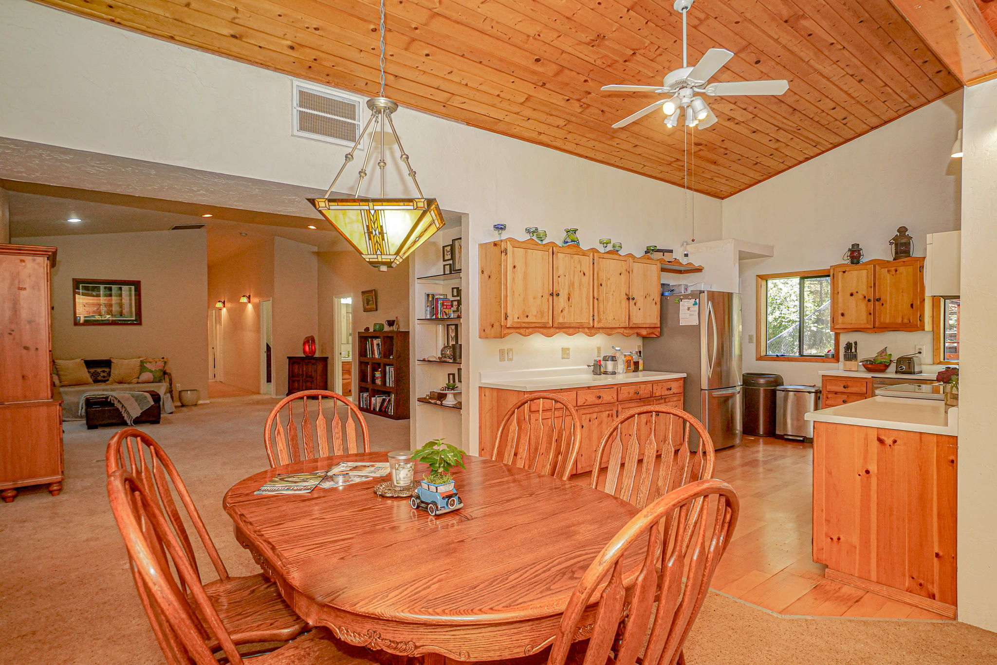 1212 Hogan Road Jacksonville, OR 97530 - Photo 19 of 59 Gallery Image 19