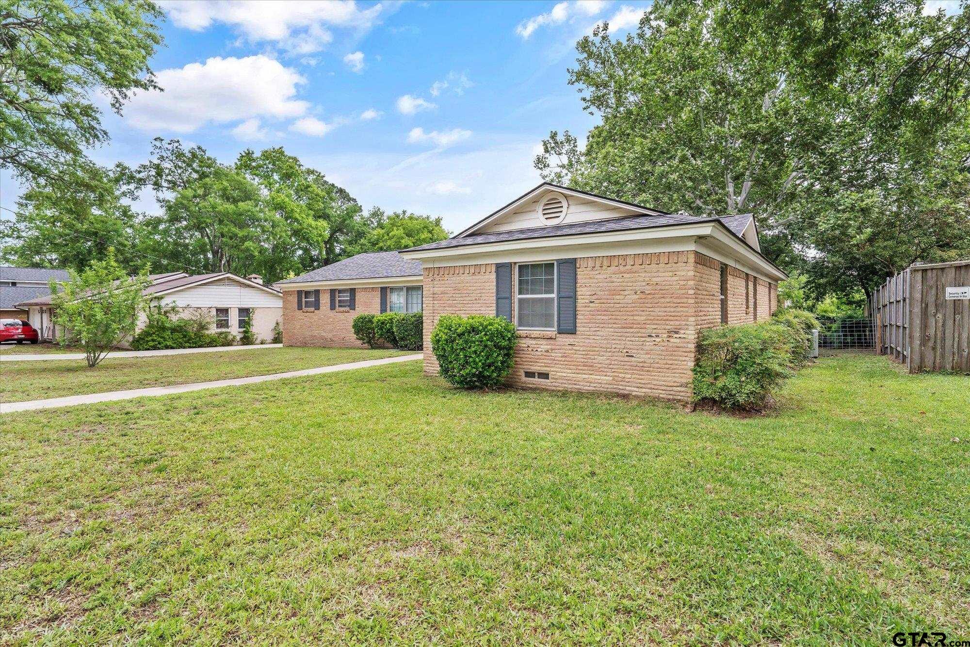 3408 Brookside Drive Tyler, TX 75701 - Photo 2 of 33