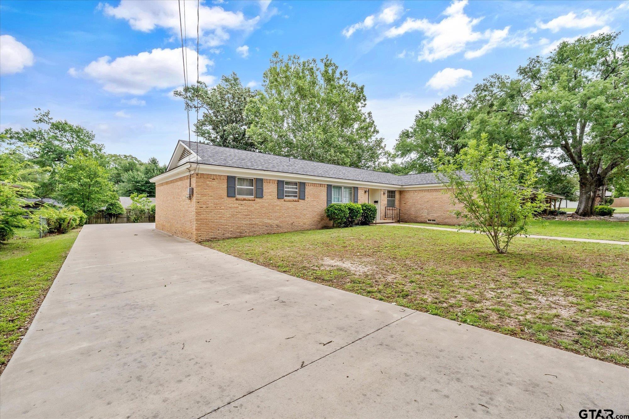 3408 Brookside Drive Tyler, TX 75701 - Photo 3 of 33