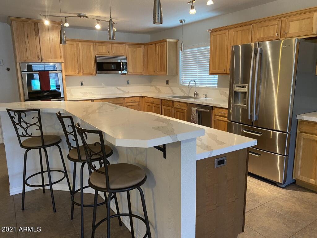 2802 East Turquoise Drive Phoenix, AZ 85028 - Photo 4 of 22 Kitchen