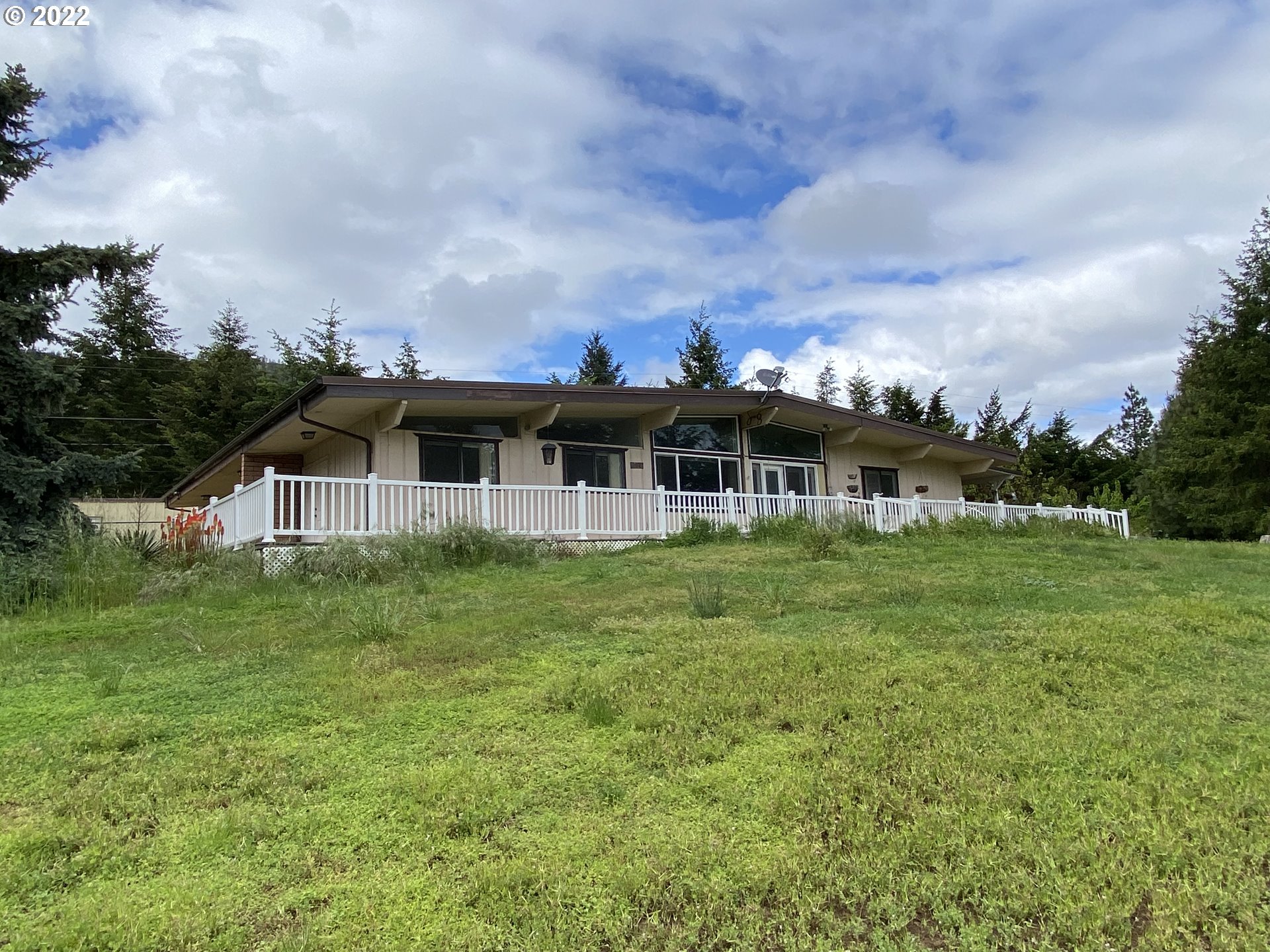 1307 Weaver Road Myrtle Creek, OR 97457 - Photo 1 of 29