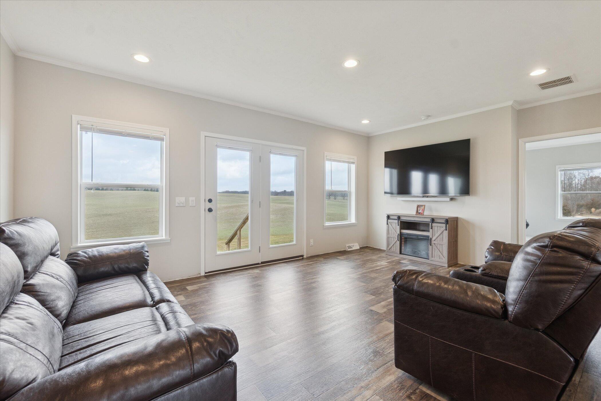 7255 Beahan Road Hubbardston, MI 48845 - Photo 6 of 34 08-7255 Beahan Rd Hubbardston-Windowstil