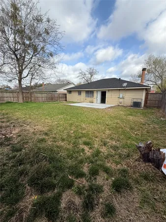 $1,700 | 16207 Camino Del Sol Drive, Houston, TX 77083