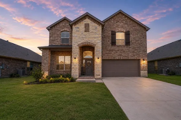 $460,000 | 5225 Mountain View Drive, Krum, TX 76249