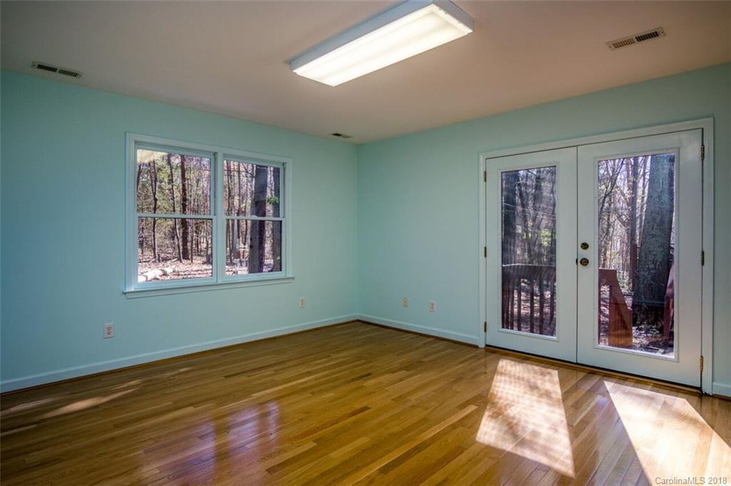 13801 Woody Point Road Charlotte, NC 28278 - Photo 27 of 30 Gallery Image 27