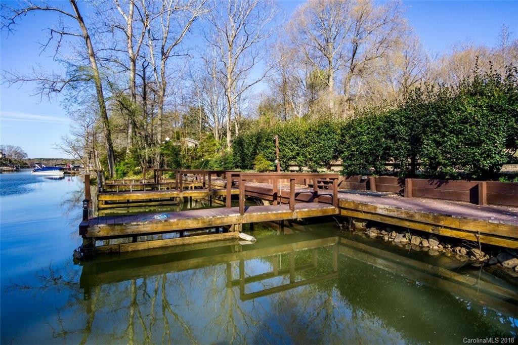 13801 Woody Point Road Charlotte, NC 28278 - Photo 4 of 30 Gallery Image 4