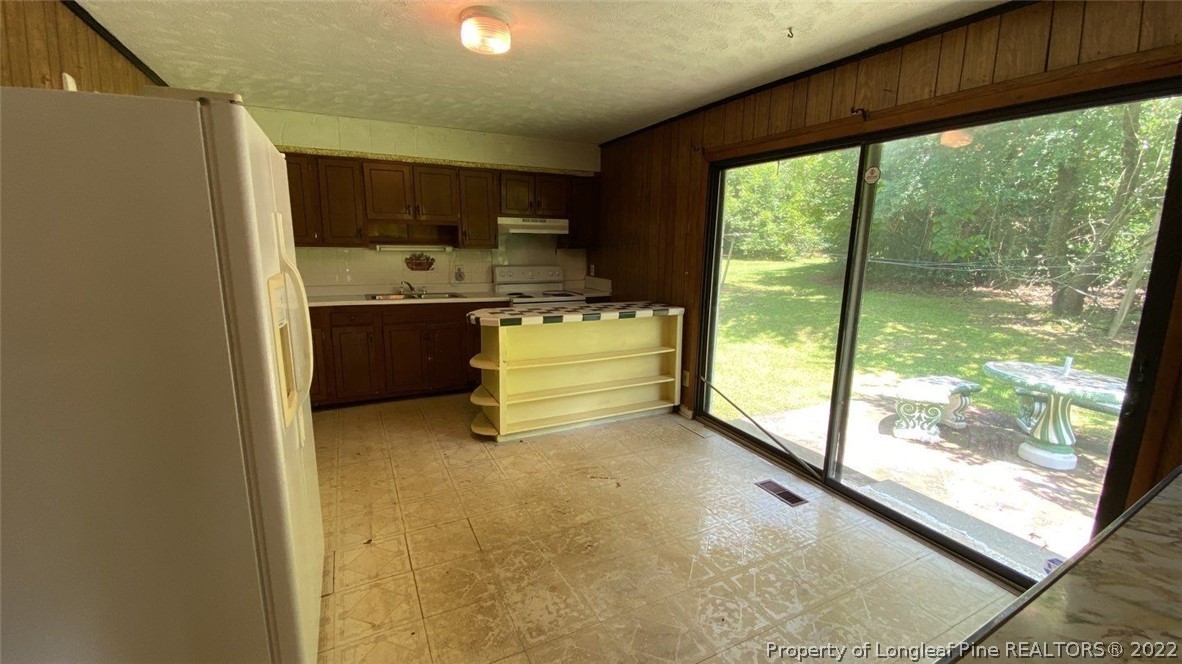 1050 Wayside Road Fayetteville, NC 28314 - Photo 7 of 36 Gallery Image 7