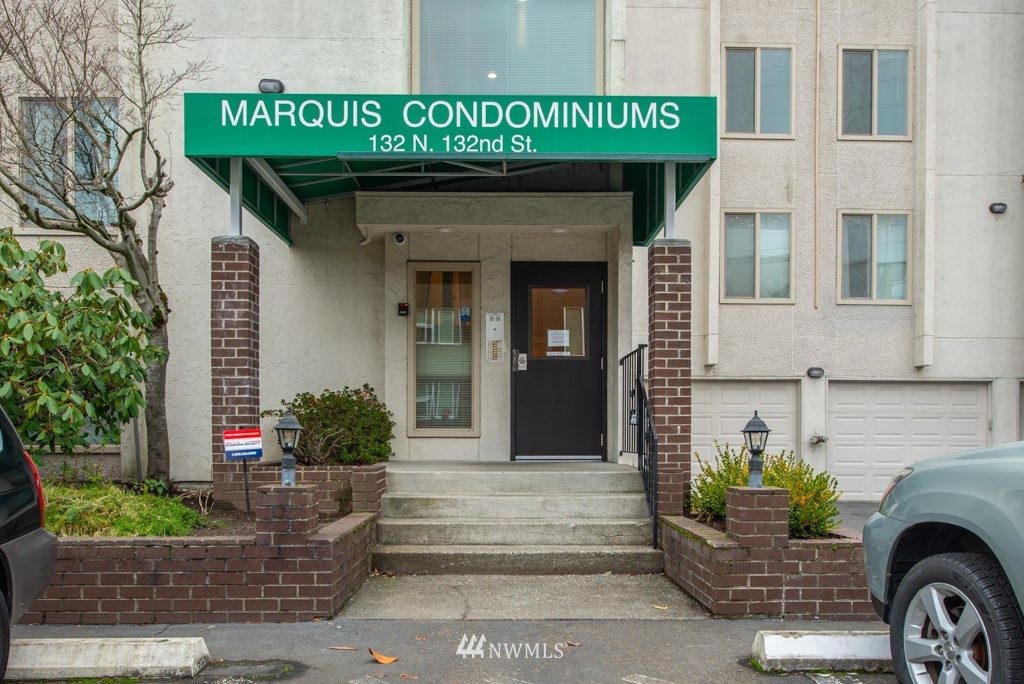 132 North 132nd Street, Unit 202 Seattle, WA 98133 - Photo 1 of 25