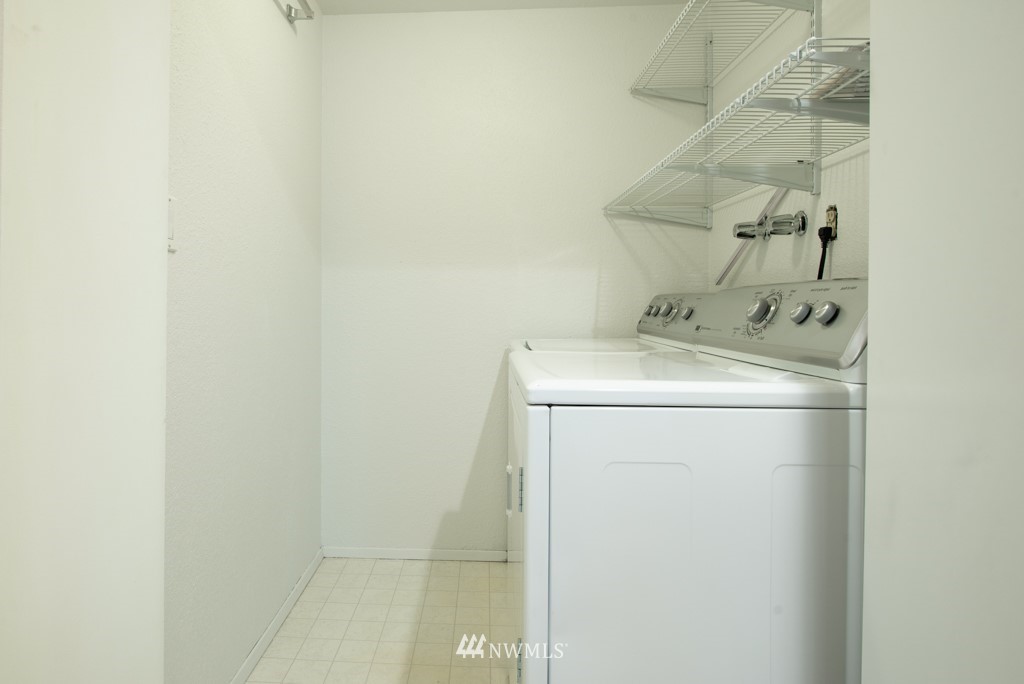 132 North 132nd Street, Unit 202 Seattle, WA 98133 - Photo 16 of 25