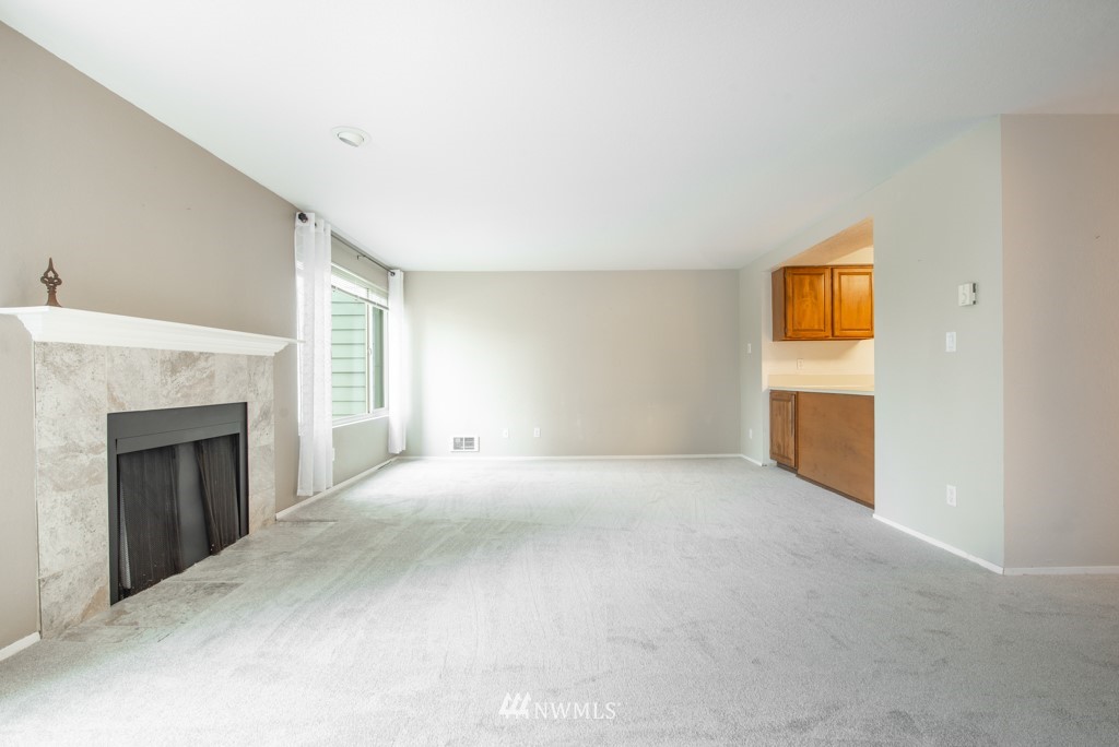 132 North 132nd Street, Unit 202 Seattle, WA 98133 - Photo 3 of 25