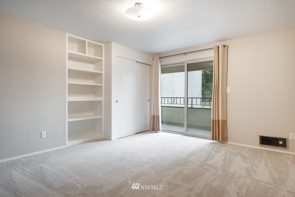 132 North 132nd Street, Unit 202 Seattle, WA 98133 - Photo 22 of 25