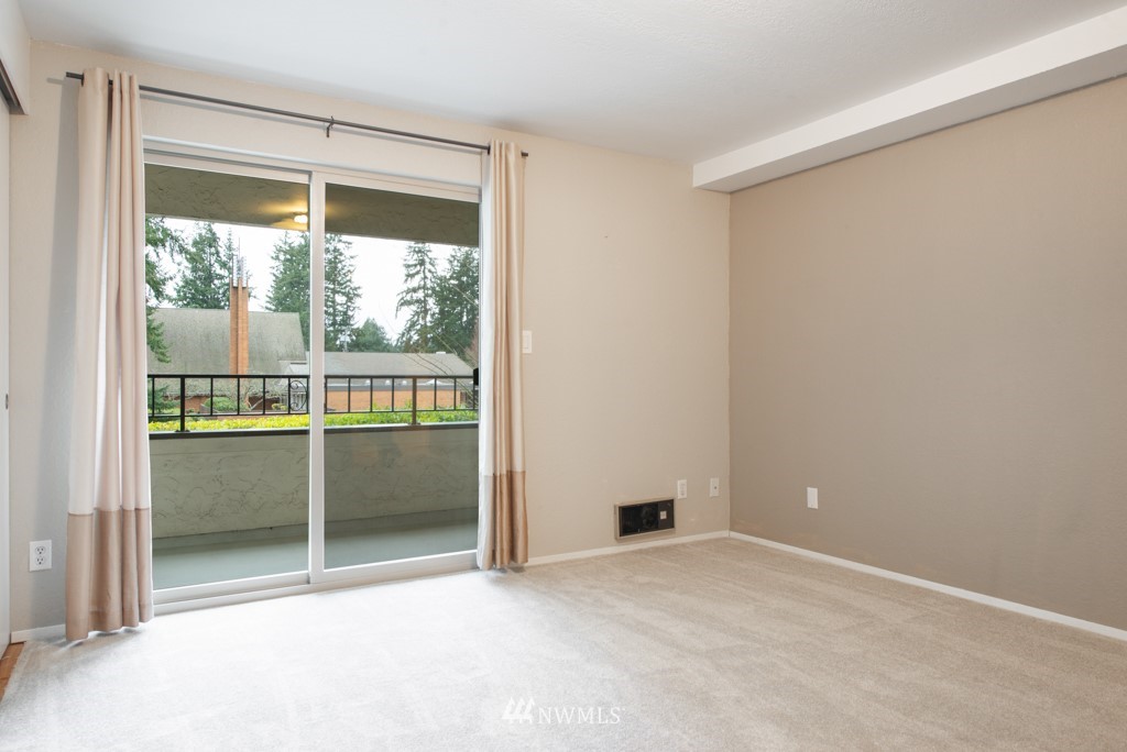 132 North 132nd Street, Unit 202 Seattle, WA 98133 - Photo 23 of 25