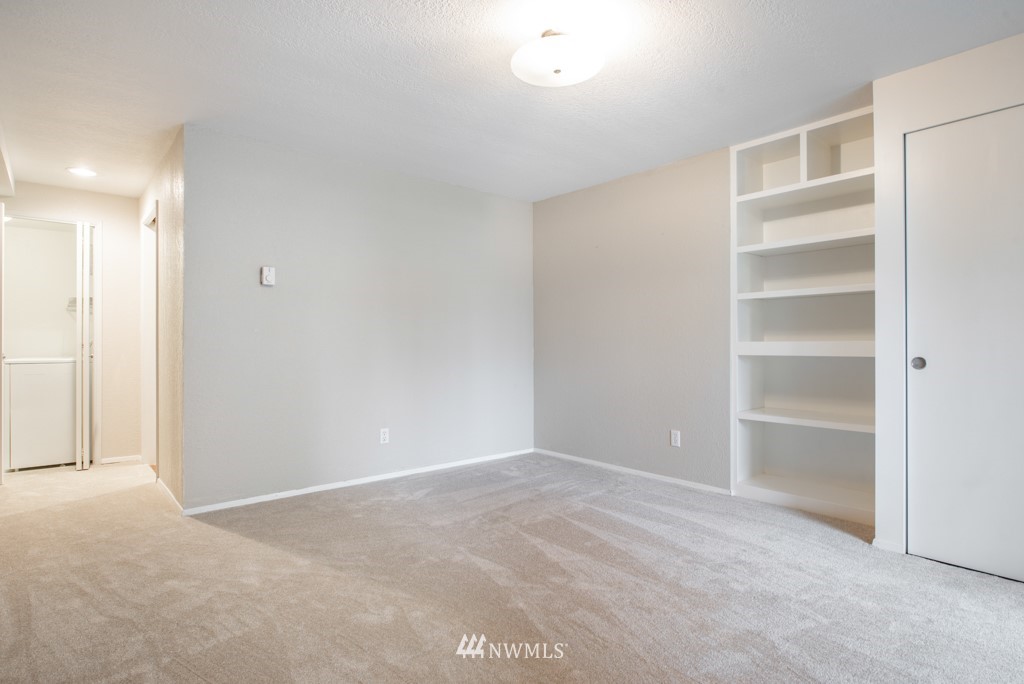 132 North 132nd Street, Unit 202 Seattle, WA 98133 - Photo 24 of 25