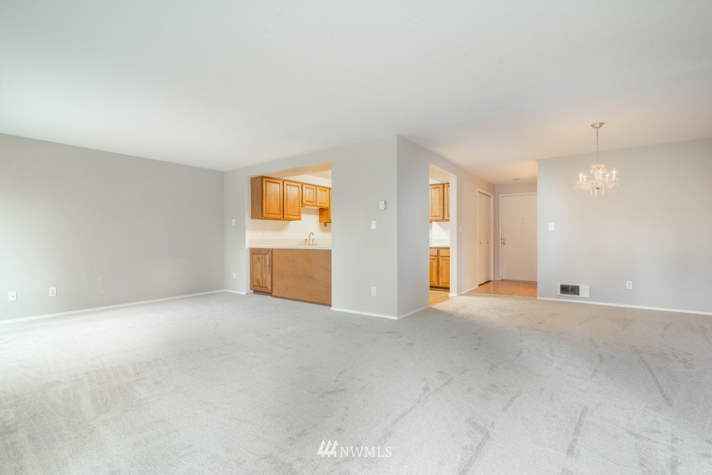 132 North 132nd Street, Unit 202 Seattle, WA 98133 - Photo 8 of 25