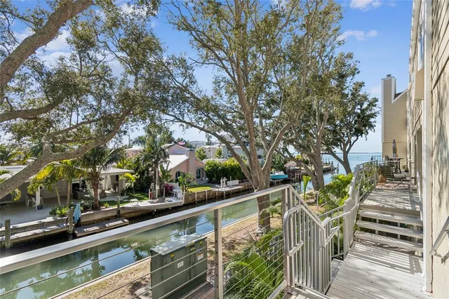 $374,900 | 433 Paula Drive South, Unit 24, Dunedin, FL 34698